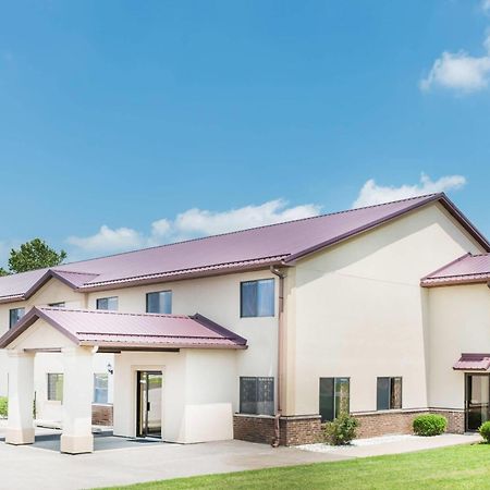 Super 8 By Wyndham Paris Il Motel Exterior photo